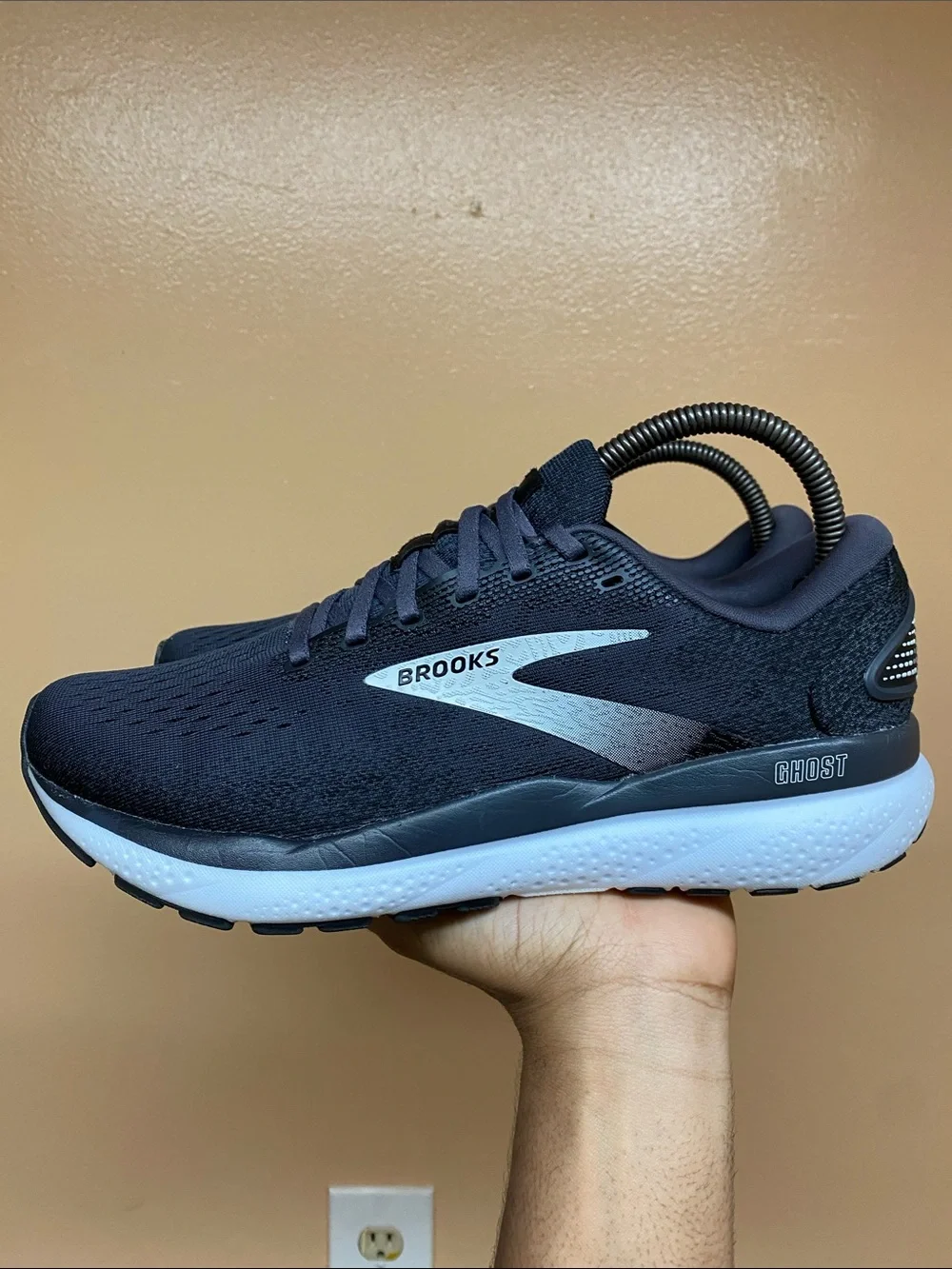 Brooks Ghost 16 Women's Running Sneakers “Black/Grey/White” Size 9.5 Medium